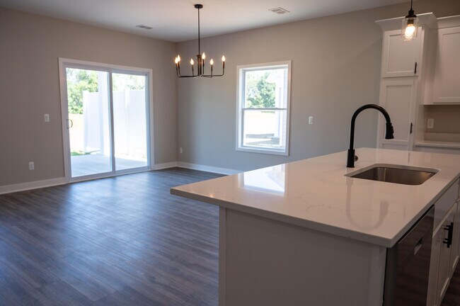 Building Photo - 8452 Oak Shade Cir