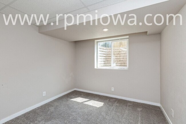 Building Photo - LARGE PRAIRIE TRAIL HOME!! 4 Bedroom, 3.5 Bath Home in Ankeny