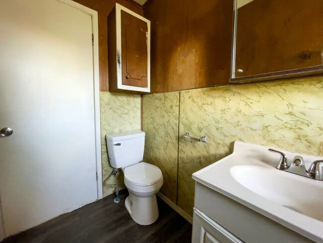 Building Photo - Recently Renovated