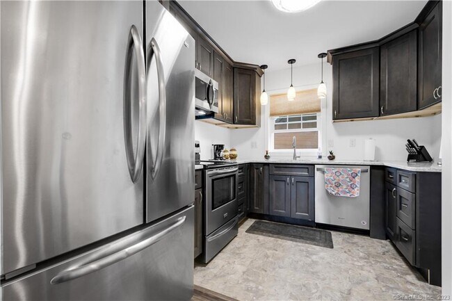 Building Photo - 1 Alicia Ln