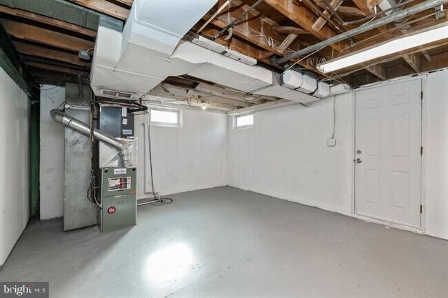 Building Photo - 1773 Joan Ave