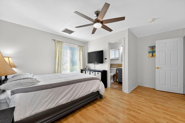 Building Photo - 407 Highwood Cir