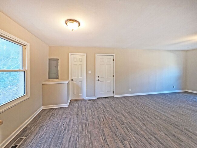 Building Photo - Updated 3-Bedroom Ranch Backing to Swann Nature Preserve