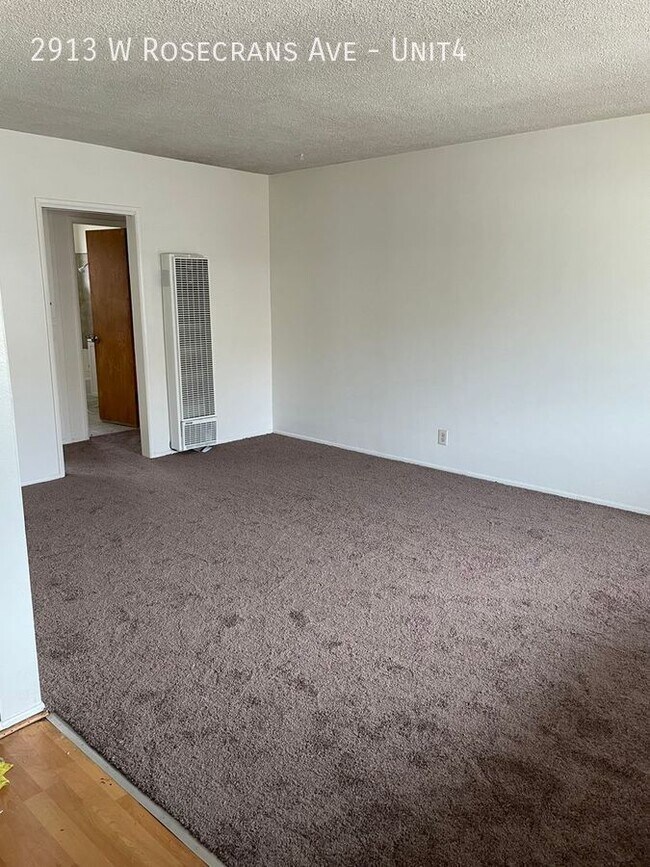 Building Photo - 2913 Rosecrans Ave