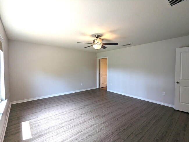 Building Photo - 8249 Escola St