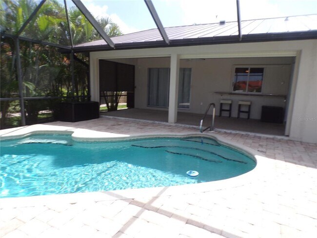 Building Photo - 2310 Palm Tree Dr