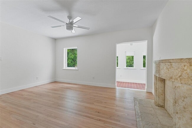 Building Photo - 2356 SW 16th Ave