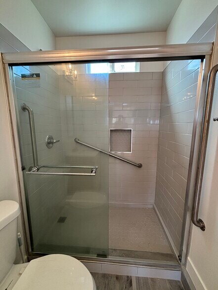 Building Photo - 4948 Twain Ave