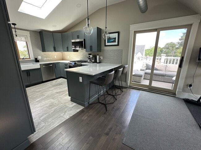 Building Photo - 20 Somerset St