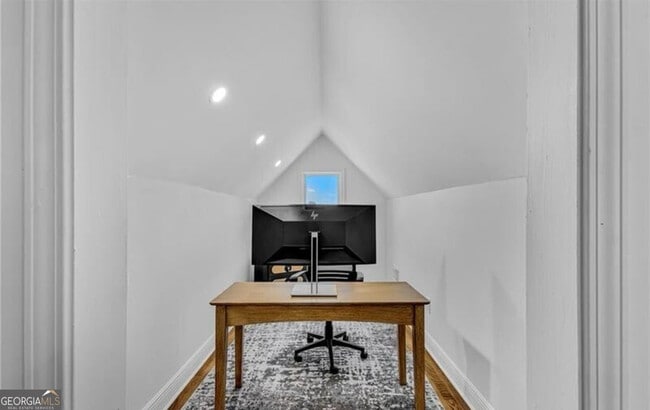 Building Photo - 1774 Vesta Ave