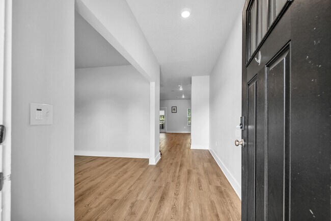 Building Photo - 6082 Carina Rd