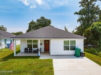 Building Photo - 526 Camellia Ave