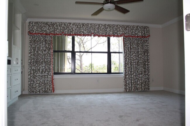 Building Photo - Just reduced! Beautiful Townhome in Pelica...