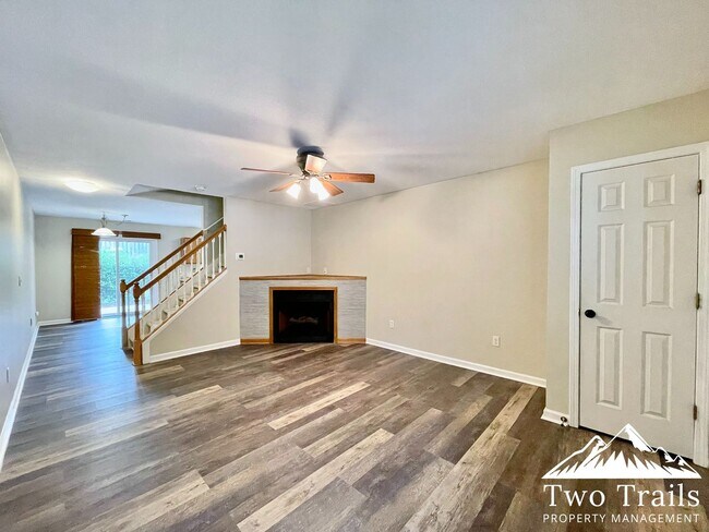 Building Photo - 257 Wiltshire Cir