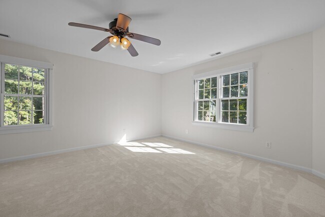 Building Photo - 2406 Flints Pond Cir