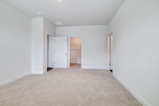 Building Photo - Beautiful 4BR Home in Woodland Trail – Top...