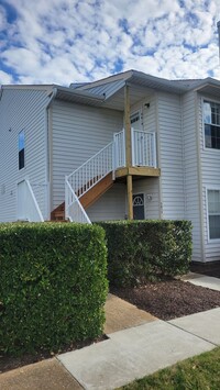 Building Photo - Newpointe Condo