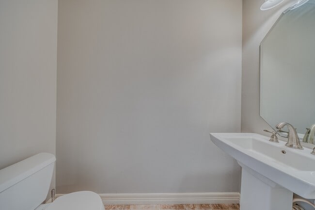 Building Photo - 7243 River Pines Dr