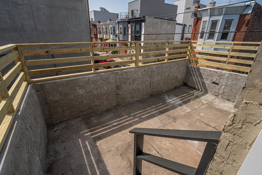 Building Photo - 2410 Wharton St