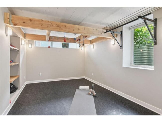 Building Photo - 3933 Zenith Ave S