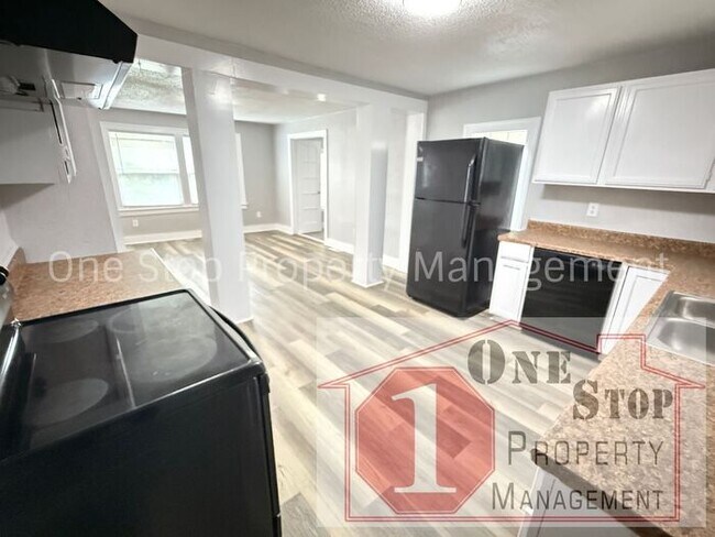 Building Photo - Beautiful 4 Bedroom 3 Bathroom Home in Kan...