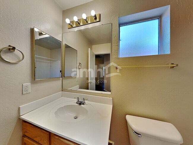 Building Photo - 4509 E Windsong Dr