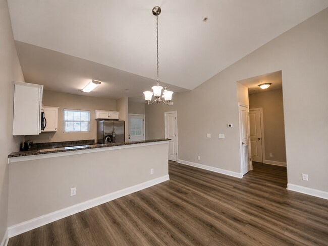Building Photo - Your Perfect 2-Bedroom Retreat Awaits in Kiskadee Parke
