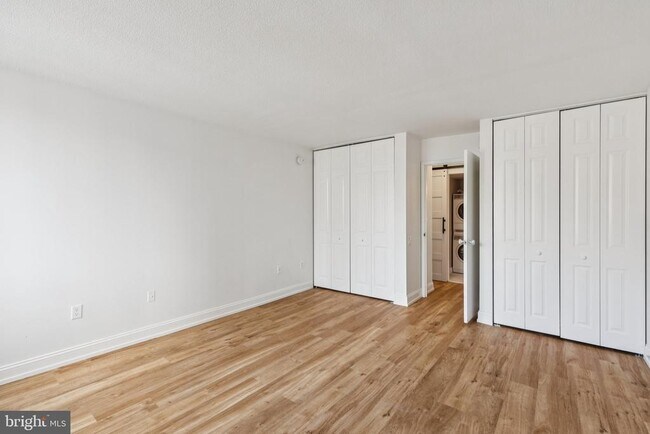 Building Photo - 1420 Locust St