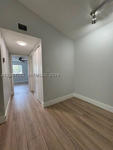 Building Photo - 731 Vista Isles Dr
