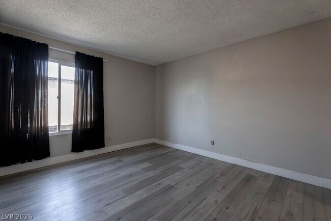 Building Photo - 1501 Living Desert Dr