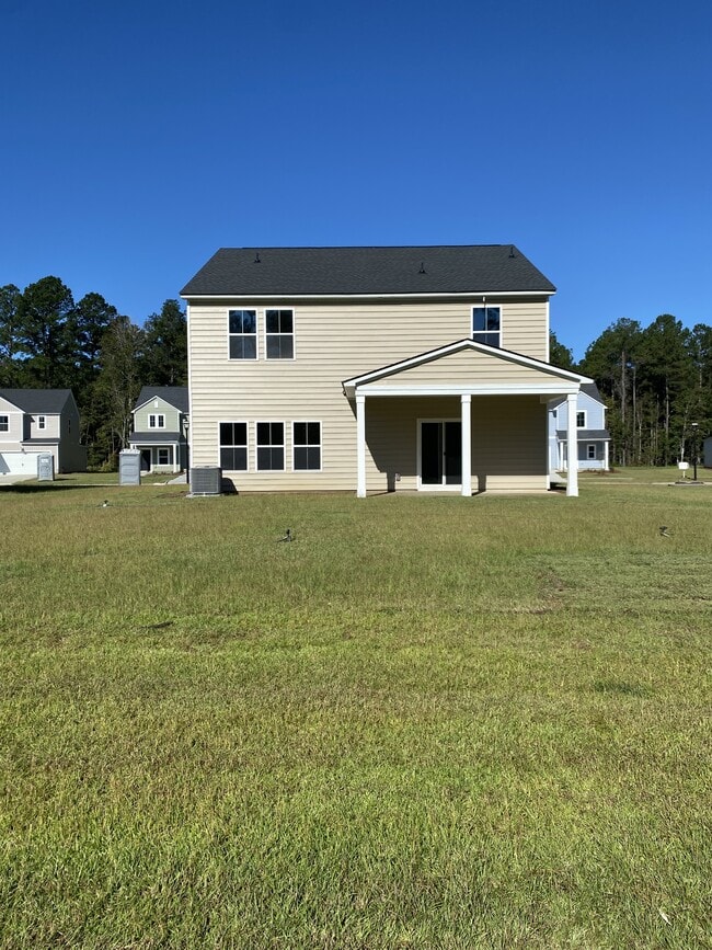 Building Photo - 128 Barefoot Dr