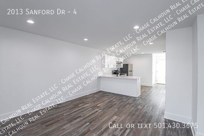 Building Photo - 2013 Sanford Dr