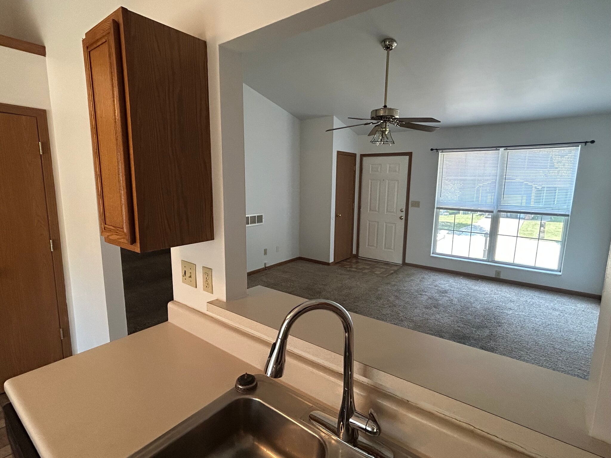 Building Photo - 432 Omar Ct