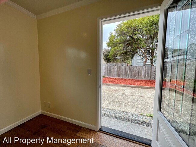 Building Photo - 2 br, 1 bath House - 569 Avenue Alhambra