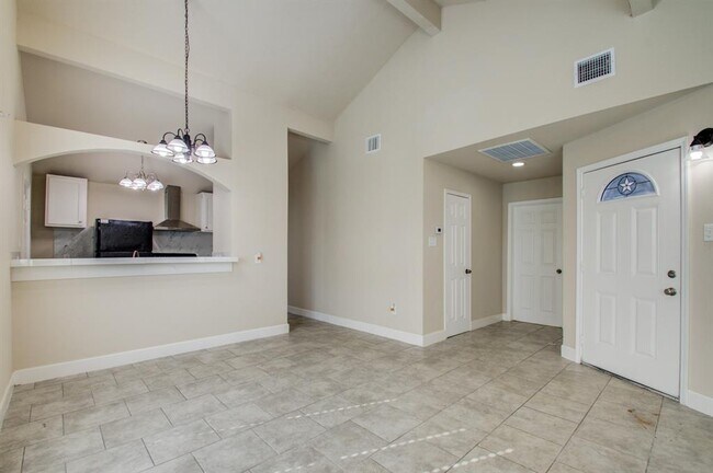 Building Photo - 13502 Townwood Dr