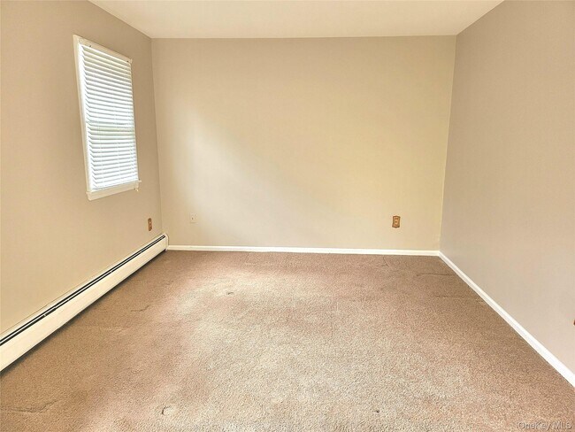 Building Photo - 6 Maple Ave