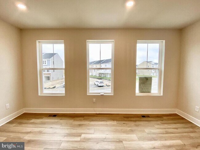 Building Photo - 29449 Oxford Dr