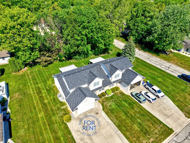 Building Photo - 3263 Silverwood Dr