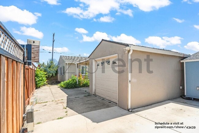 Building Photo - 1697 140th Ave