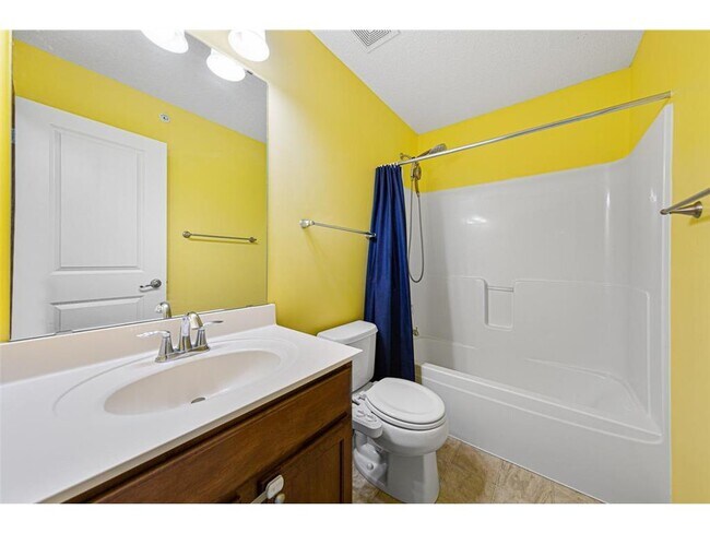 Building Photo - 5037 Dunkirk Pl N