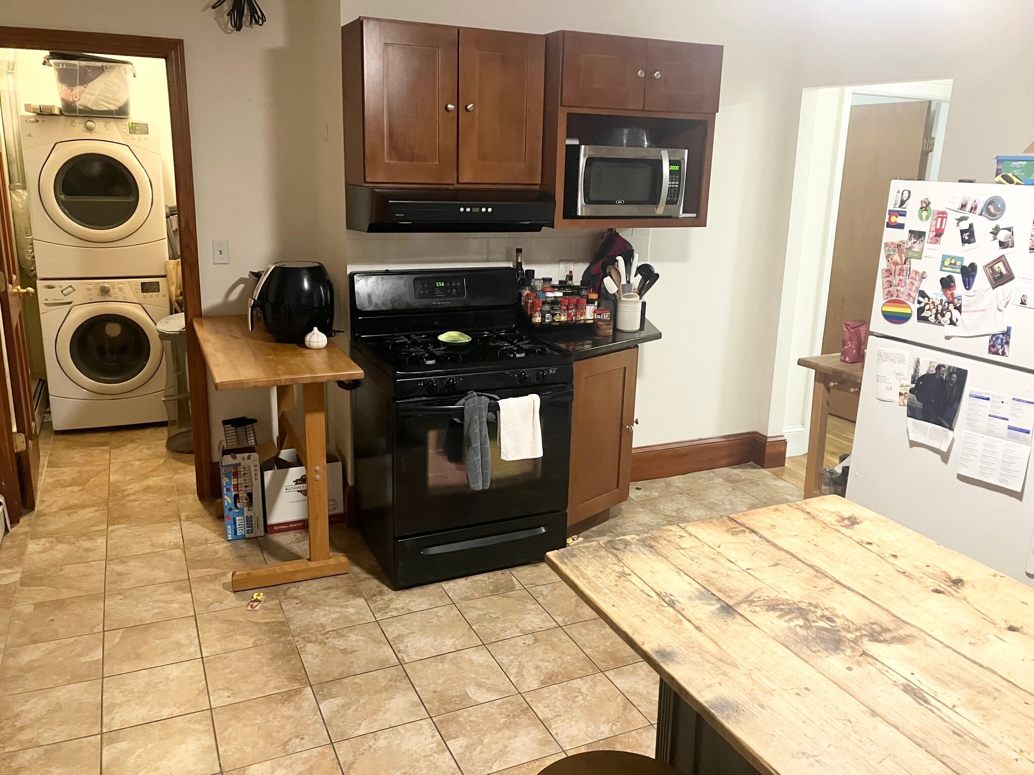 kitchen - 188 Hillside St