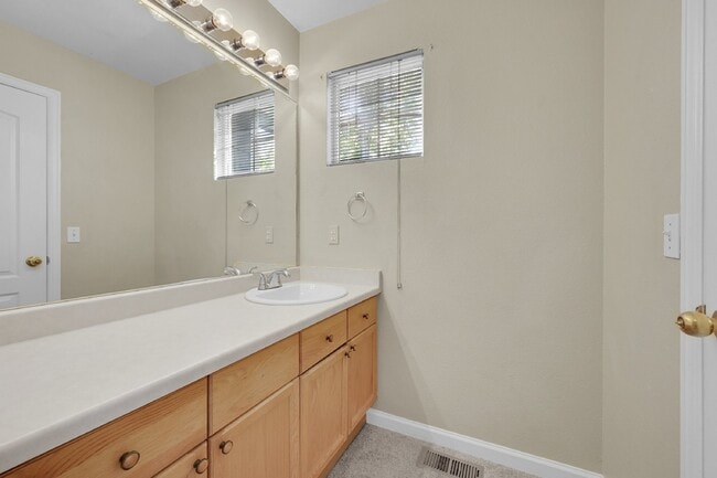 Building Photo - $1,995 - 4 Bed,2.5 Bathroom Home  in Colorado Springs with in Unit Laundry and Fenced in yard!