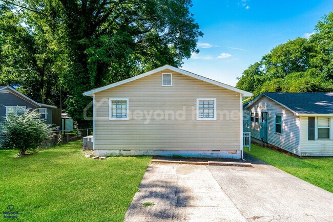 Building Photo - Charming 4-Bedroom, 2-Bath Home in Adamsville, AL – Now Available!