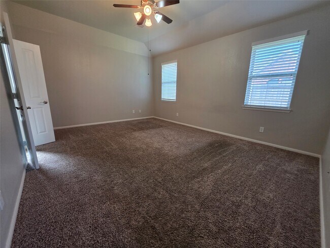 Building Photo - 267 Westwood Dr