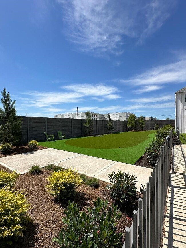 Building Photo - 22022 Ferguson Mdw Ln