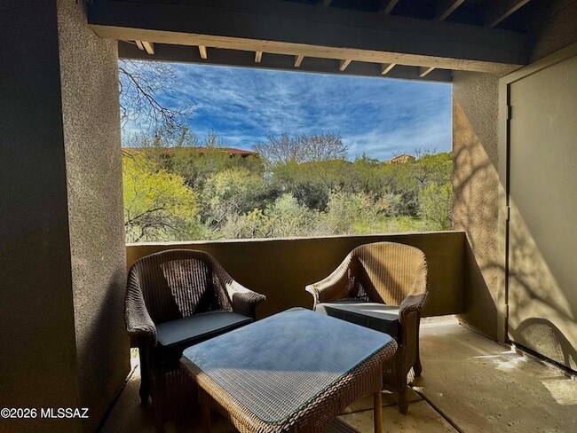 Building Photo - 5855 N Kolb Rd