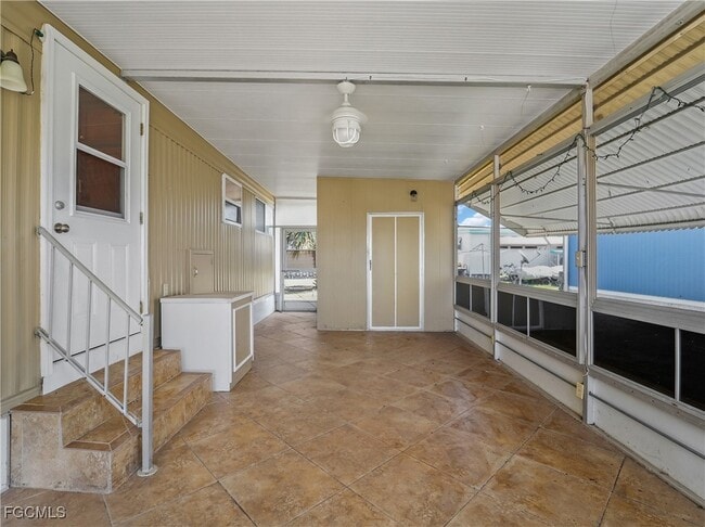 Building Photo - 14518 Battery Bend