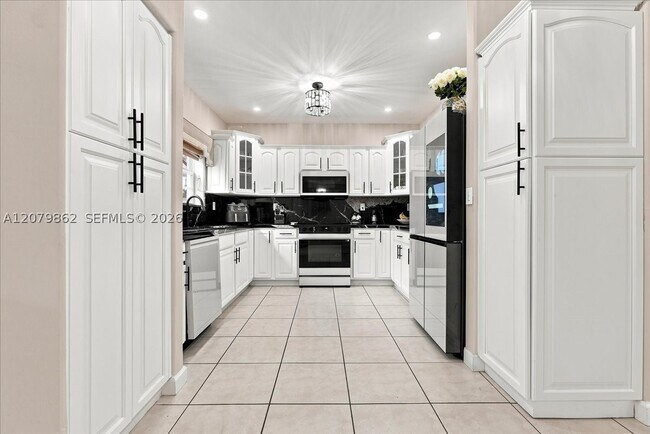 Building Photo - 8254 NW 165th St