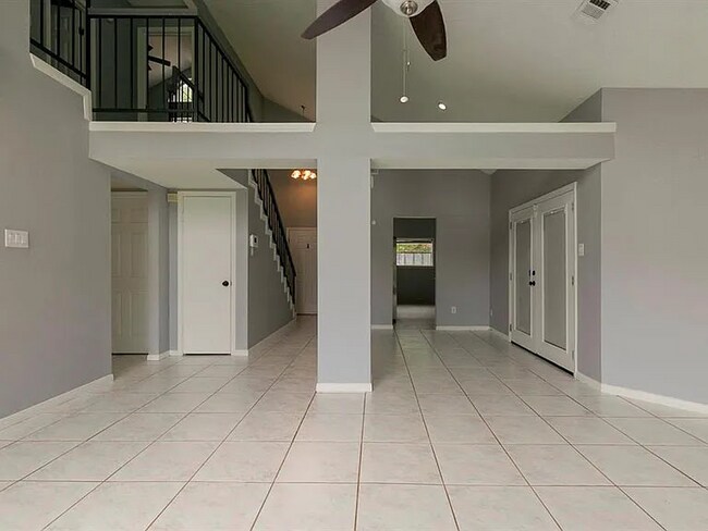 Building Photo - 2103 Whirlaway Dr