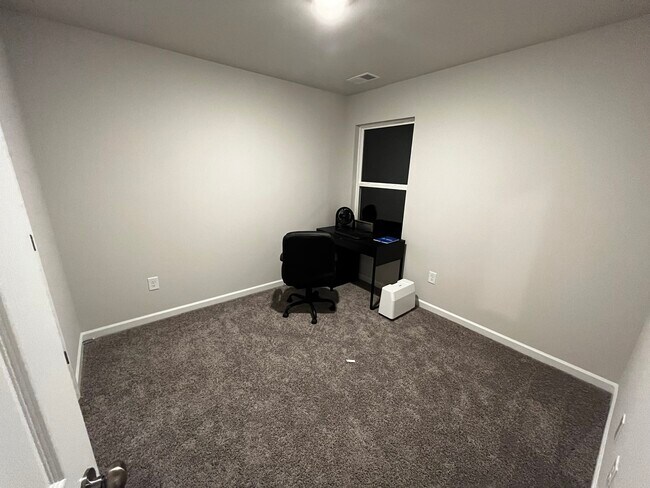 Building Photo - 148 Jonathan Dr